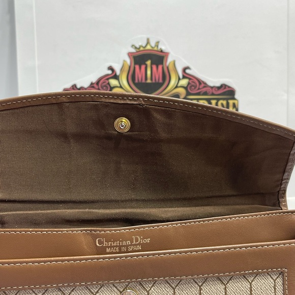 Christian Dior Medium Wallet. - Picture 8 of 8
